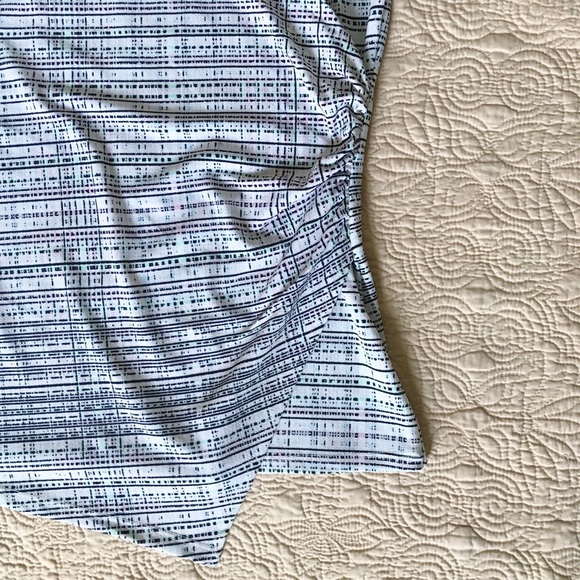 Ann Taylor Sleeveless Blouse - Picture 3 of 6